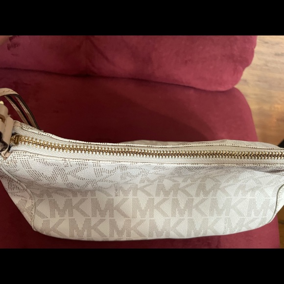 Michael Kors Monogram Shoulder Bag - Picture 4 of 7